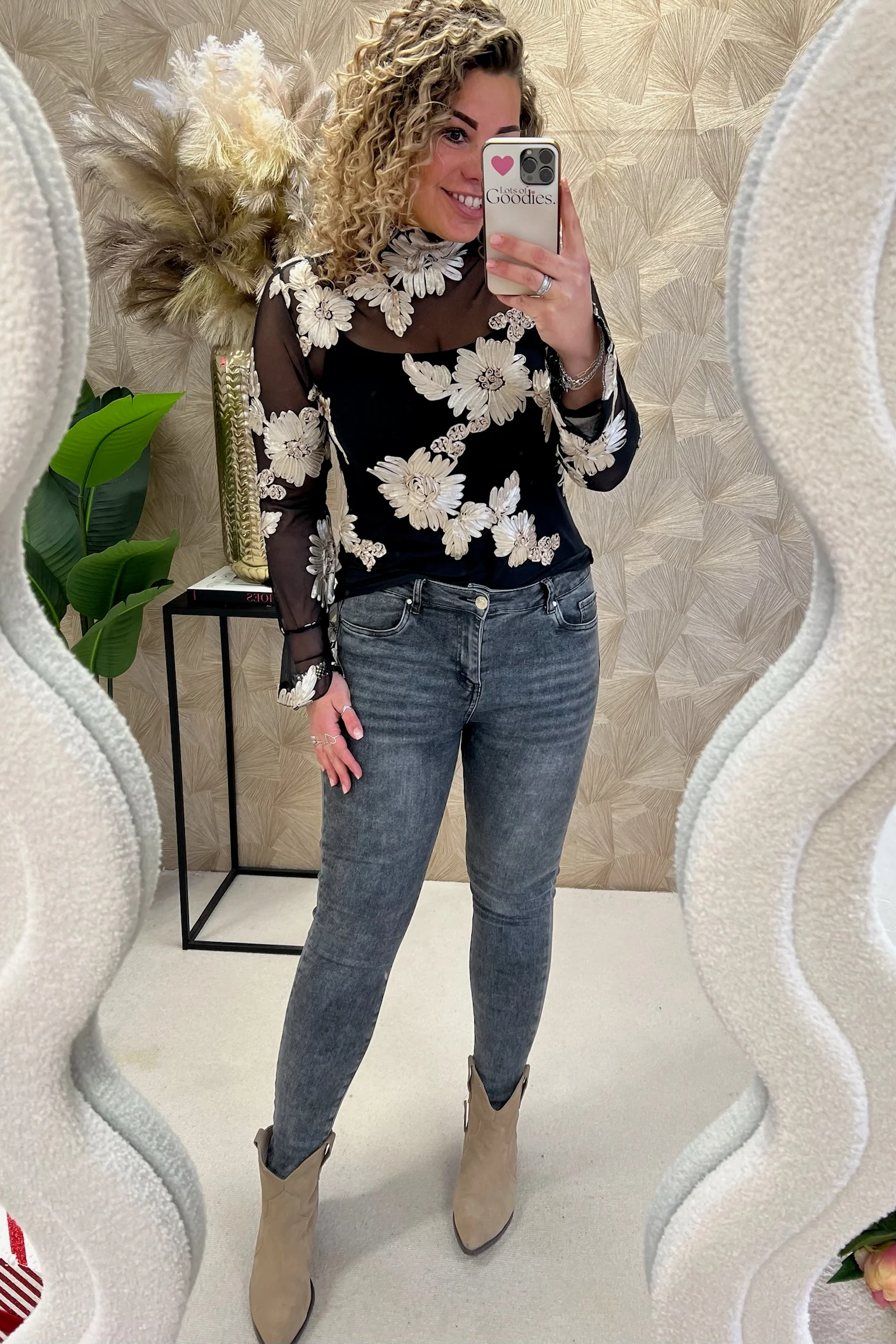 Floral Embroidery Coll Top - Black/Beige