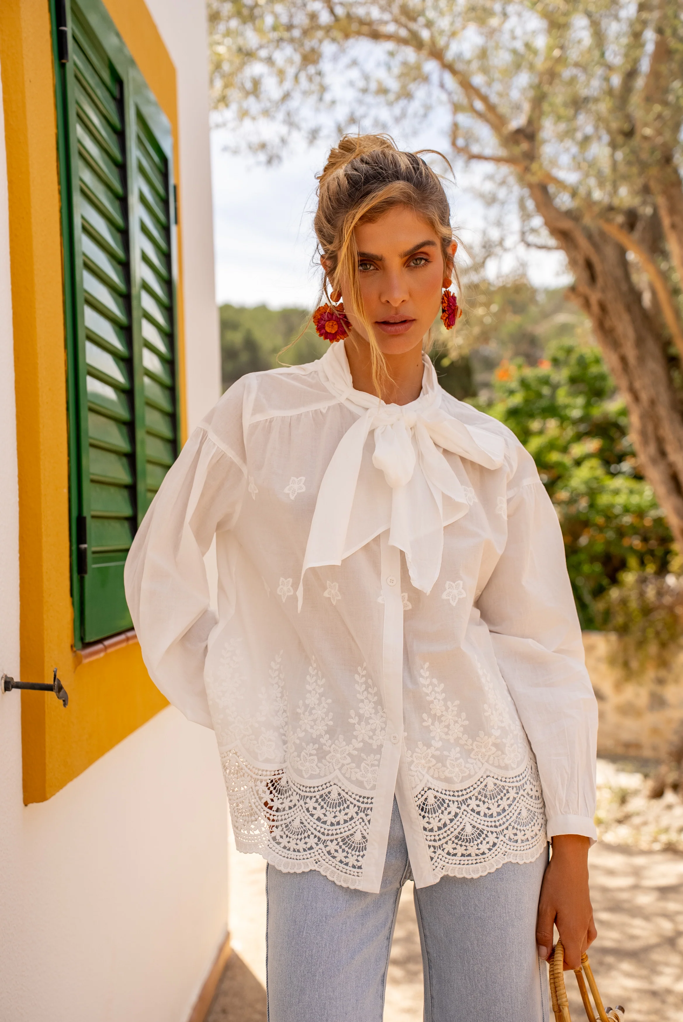 Perfect Broderie Strik Blouse - White