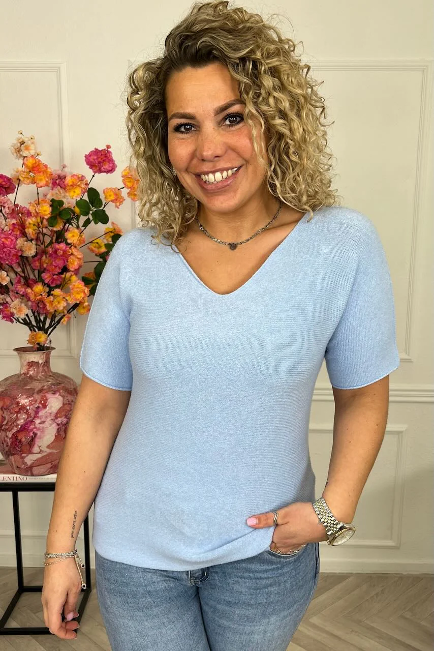 Short Sleeve Macy V Sweater - Light Blue - Image 4