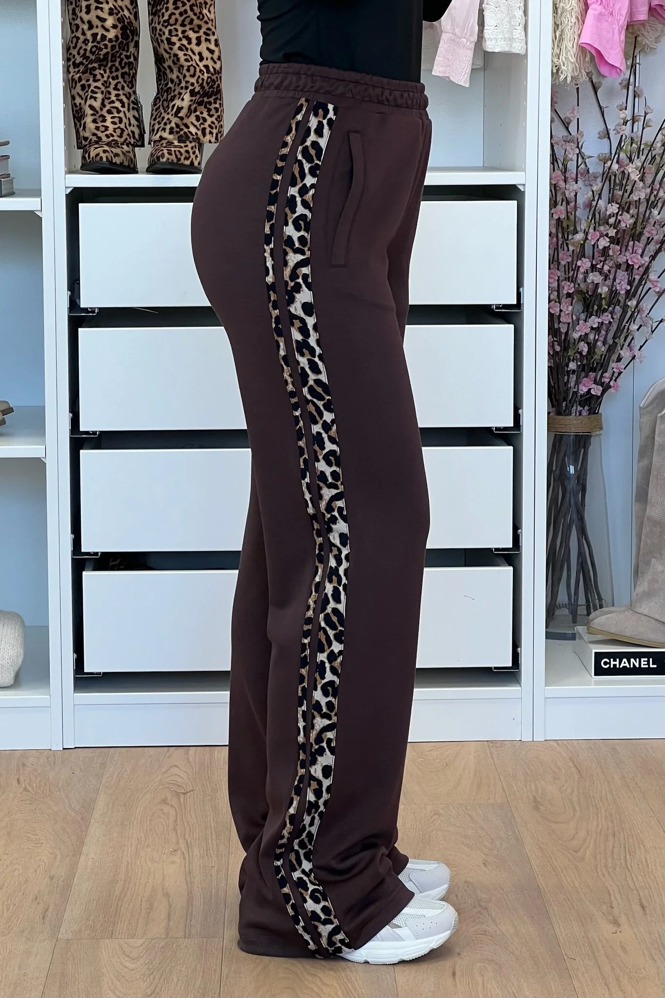 Sporty Leopard Jogging - Brown - Image 2